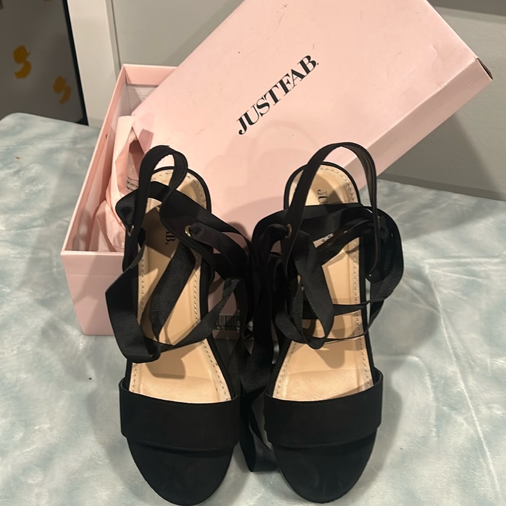 Just fab used platform black sandals size 10